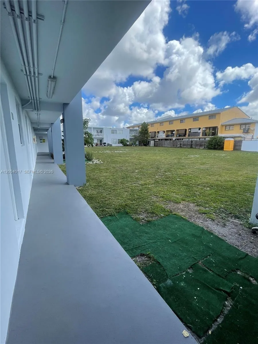 1255 W 49th Pl # E102, Hialeah FL 33012