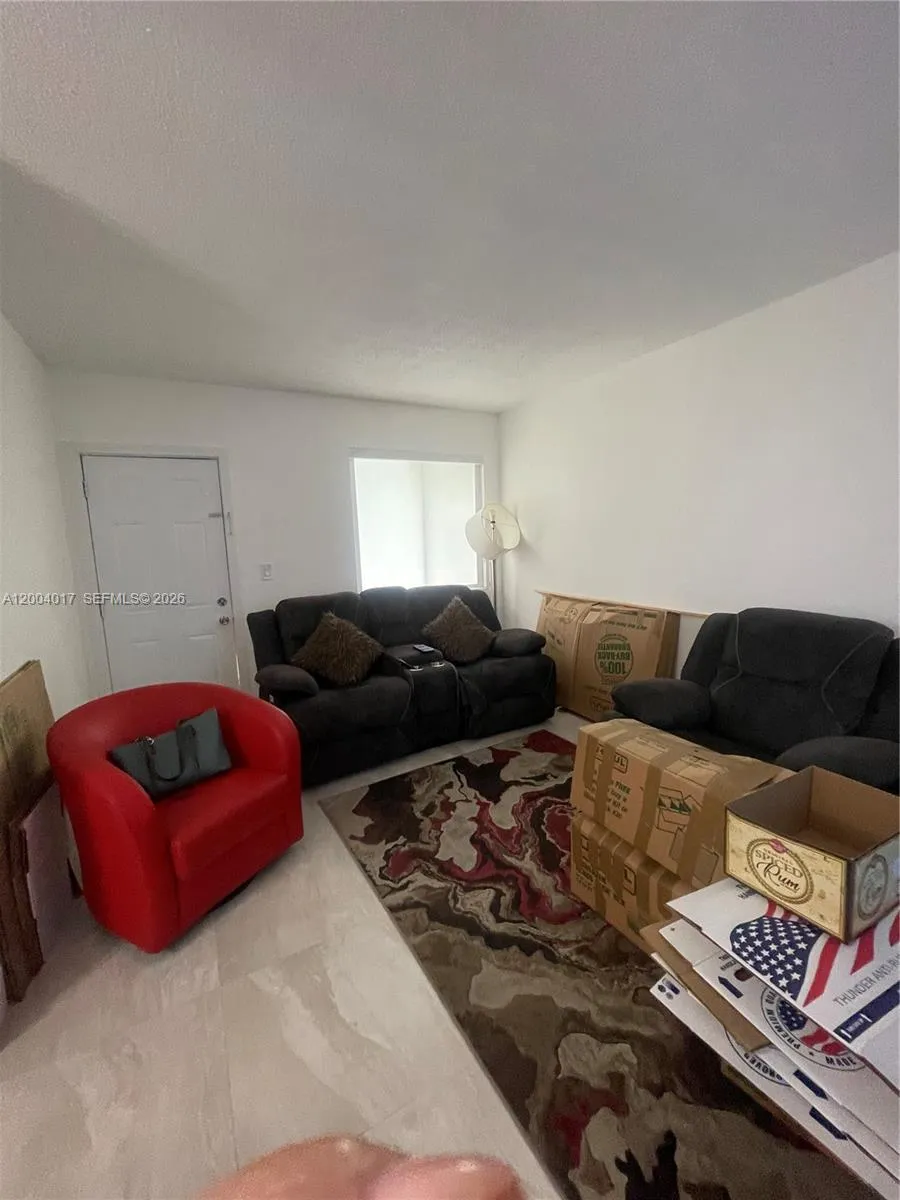 1255 W 49th Pl # E102, Hialeah FL 33012