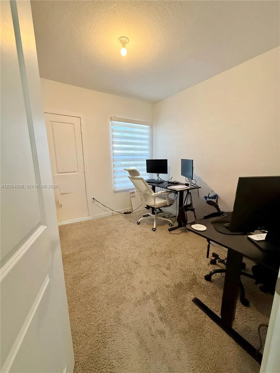 487 NE 5th St, Florida City FL 33034