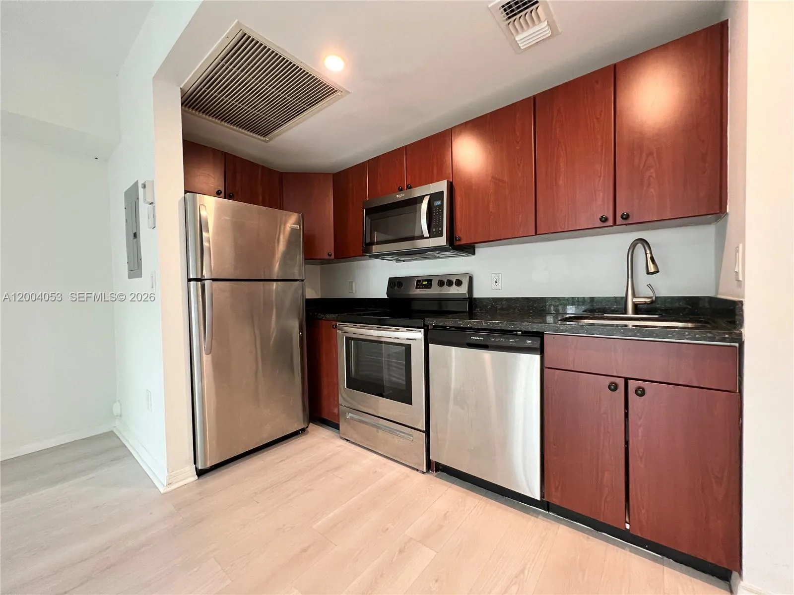 946 Bay Dr # 4, Miami Beach FL 33141