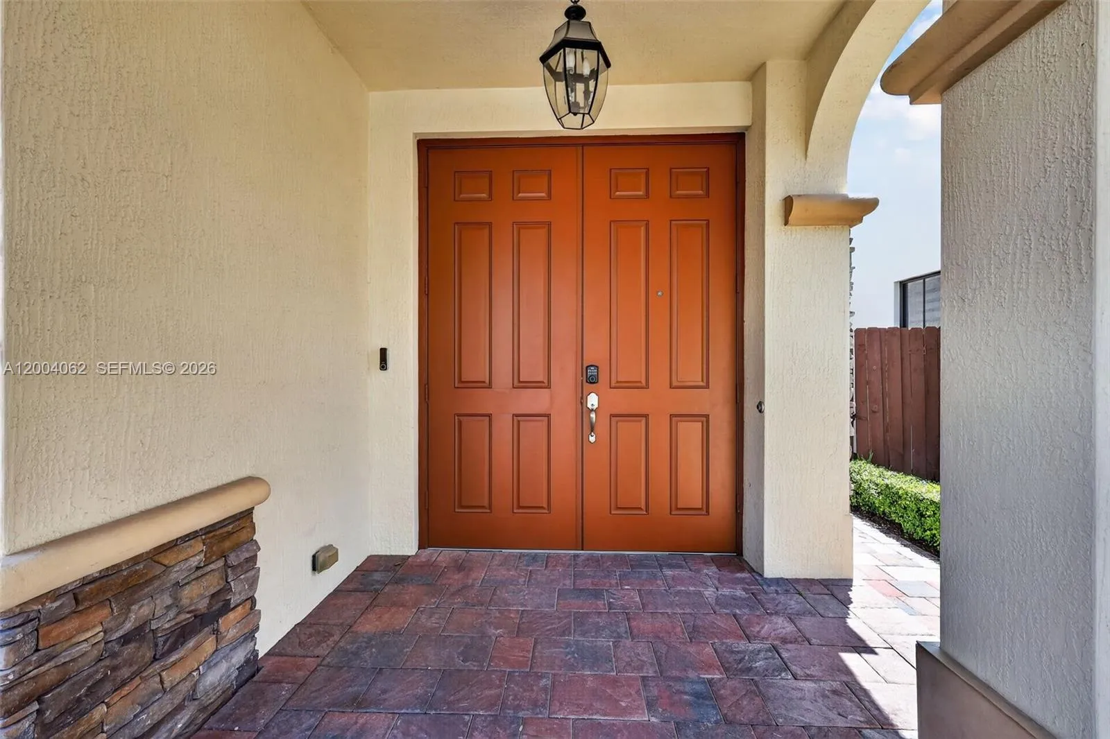 8895 NW 100th Pl, Doral FL 33178