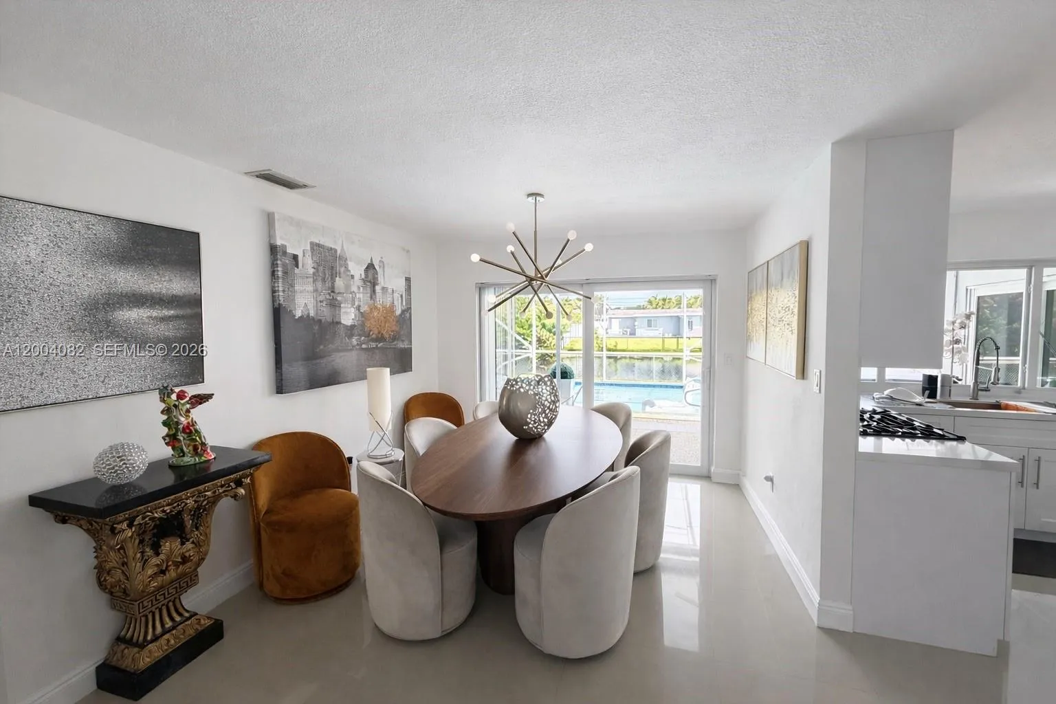 8085 NW 21st St, Sunrise FL 33322