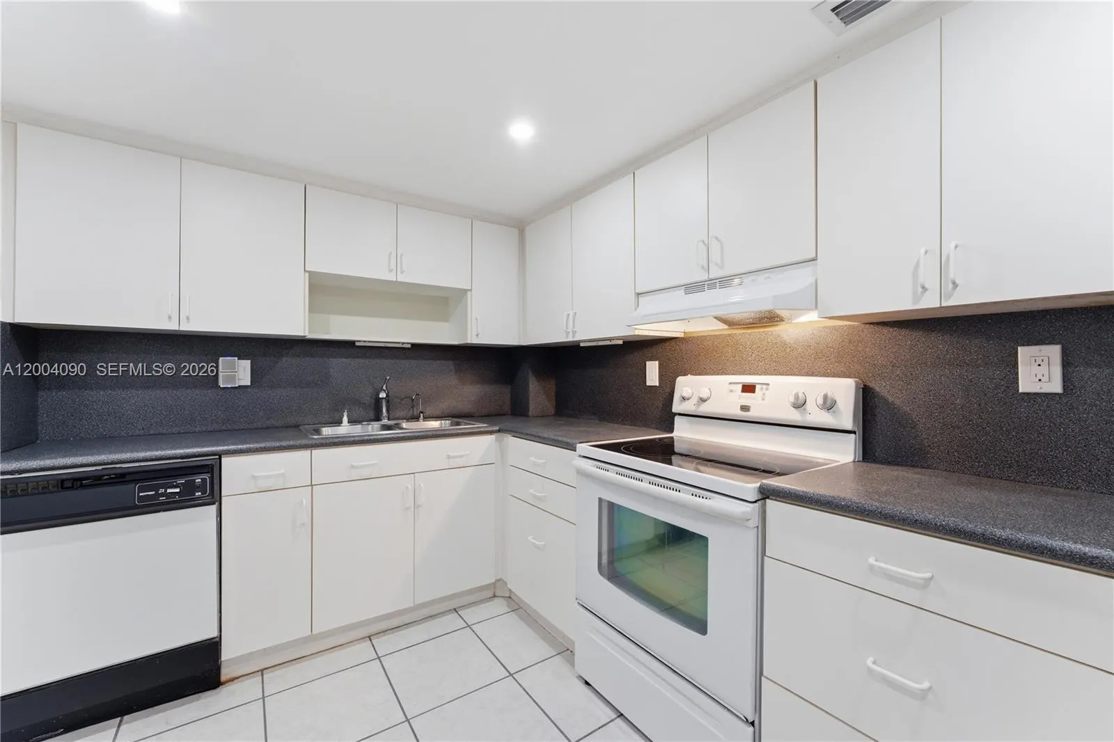 10852 N Kendall Dr # 312, Miami FL 33176