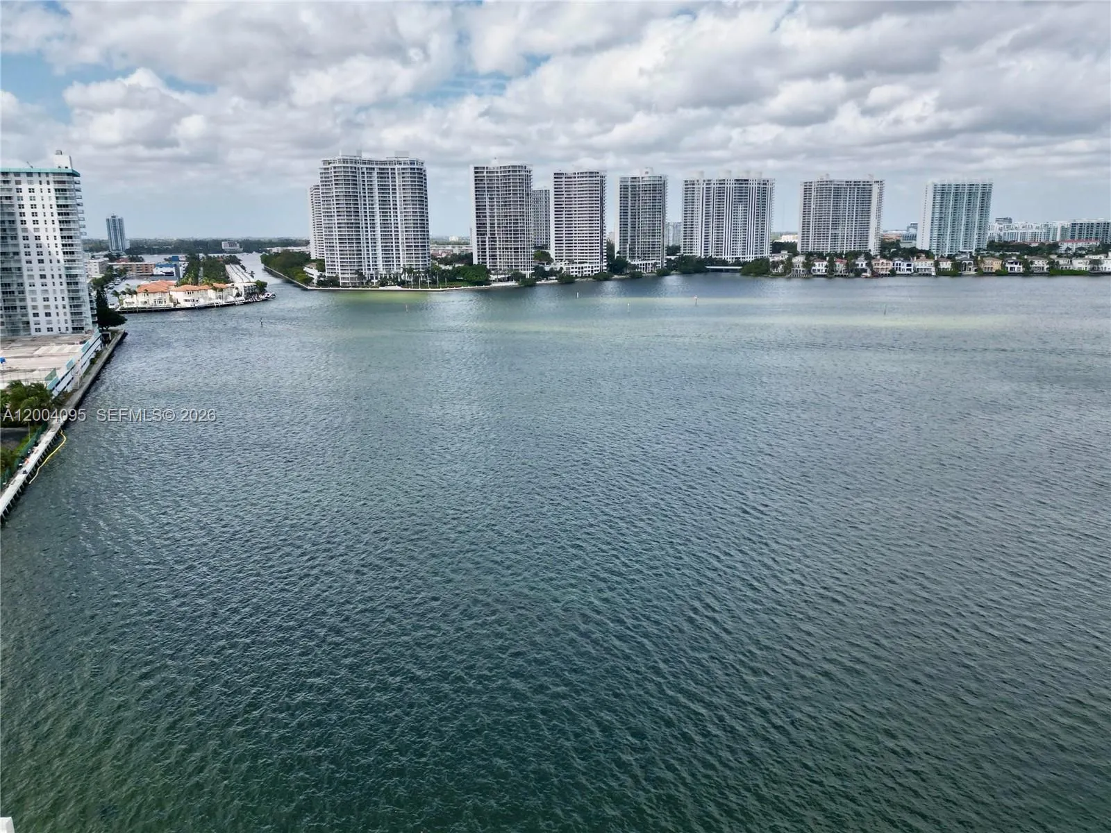 17500 N Bay Rd # S907, Sunny Isles Beach FL 33160