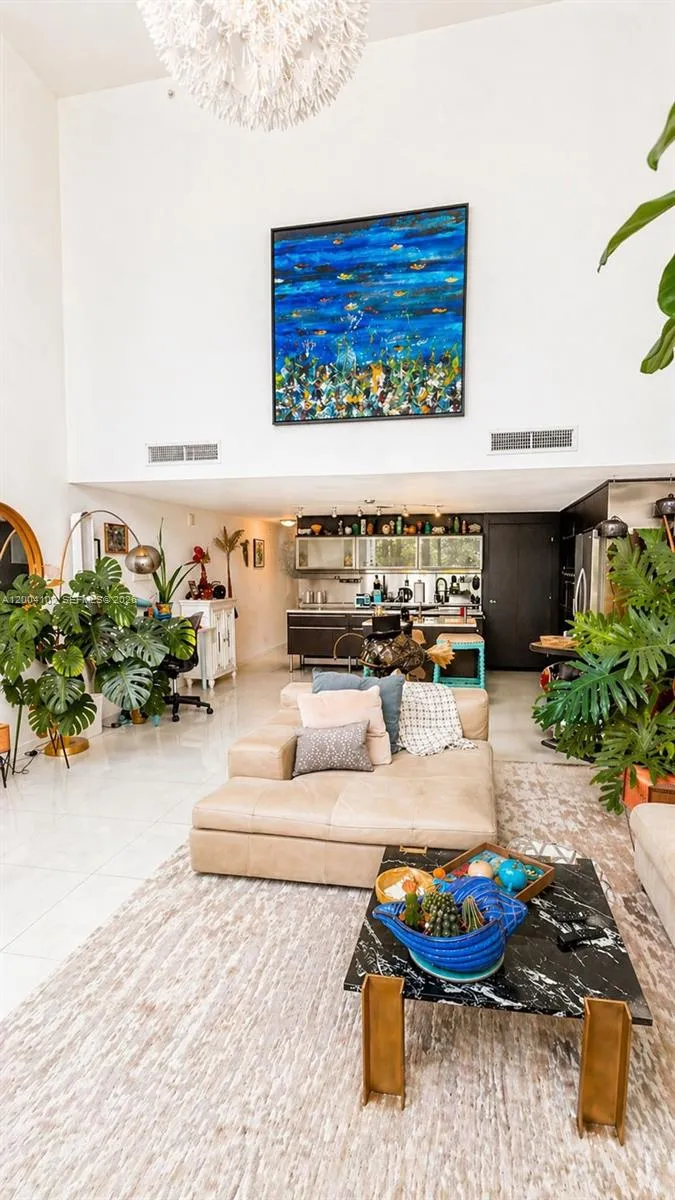 6000 Collins Ave # 515, Miami Beach FL 33140