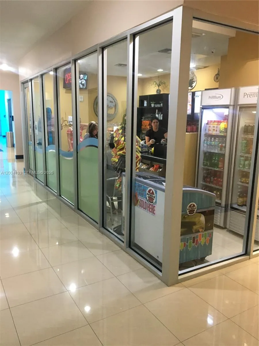 2300 W 84th St # 304, Hialeah FL 33016