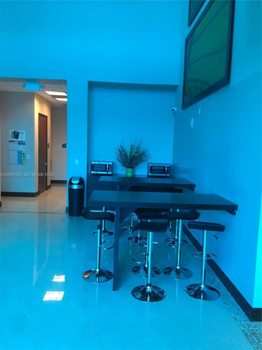 2300 W 84th St # 304, Hialeah FL 33016