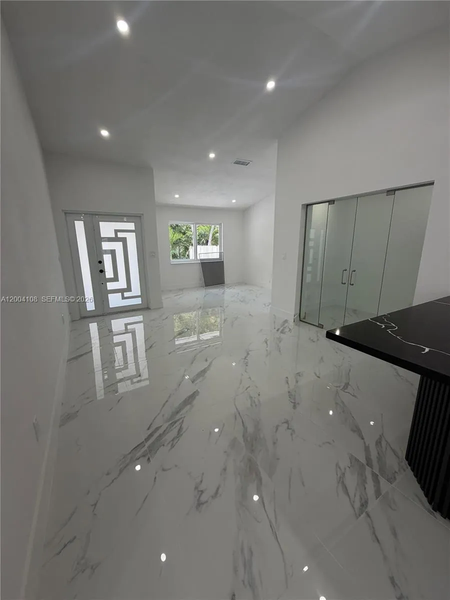 8981 SW 5th Ln, Miami FL 33174