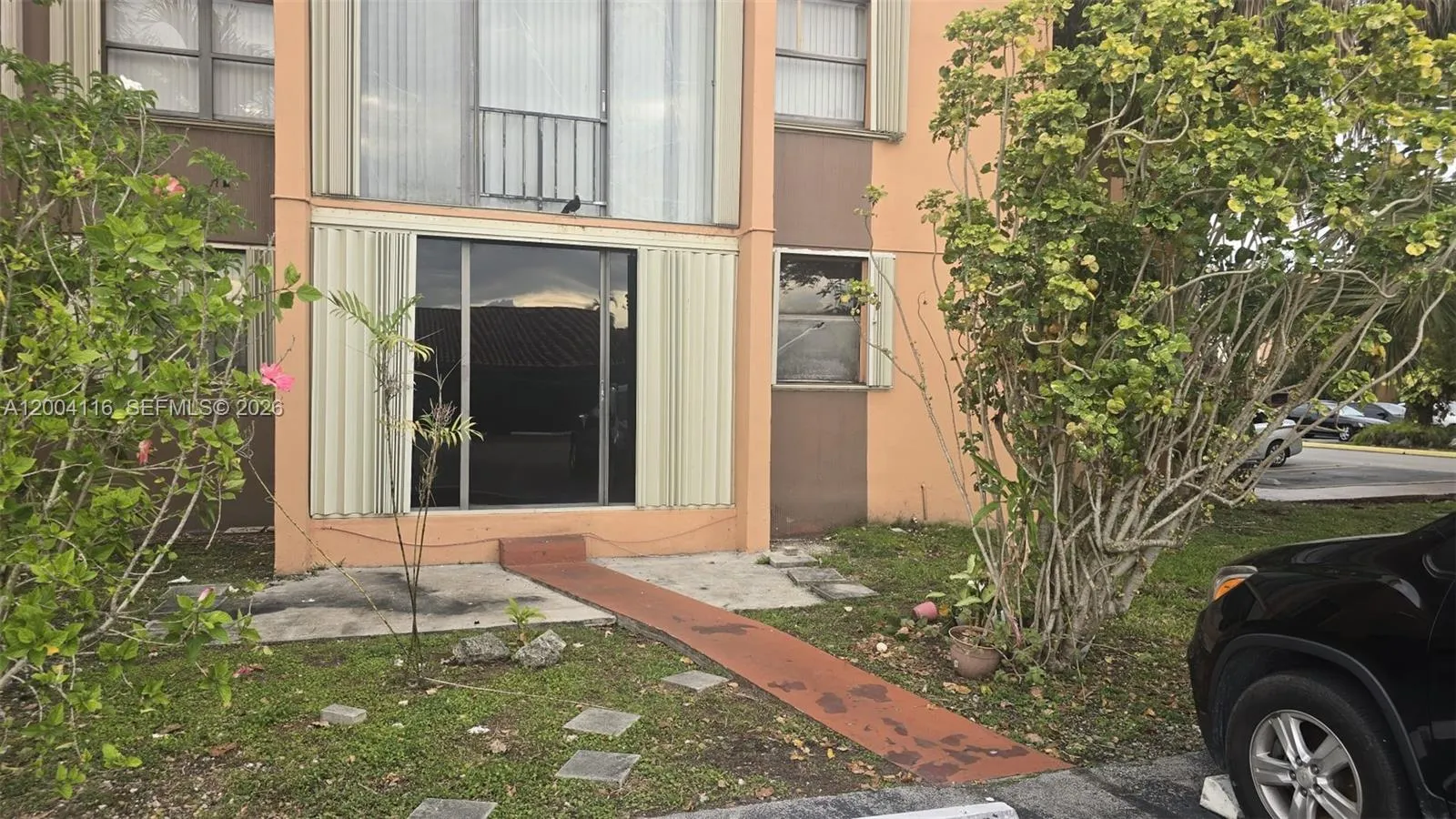 9410 W Flagler St # 111, Miami FL 33174