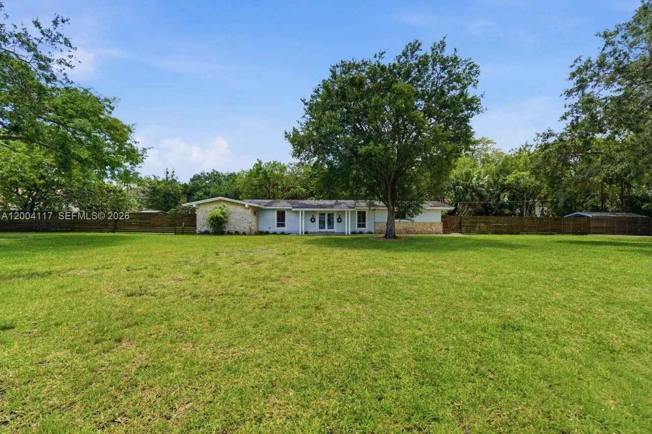 9870 SW 96th St, Miami FL 33176