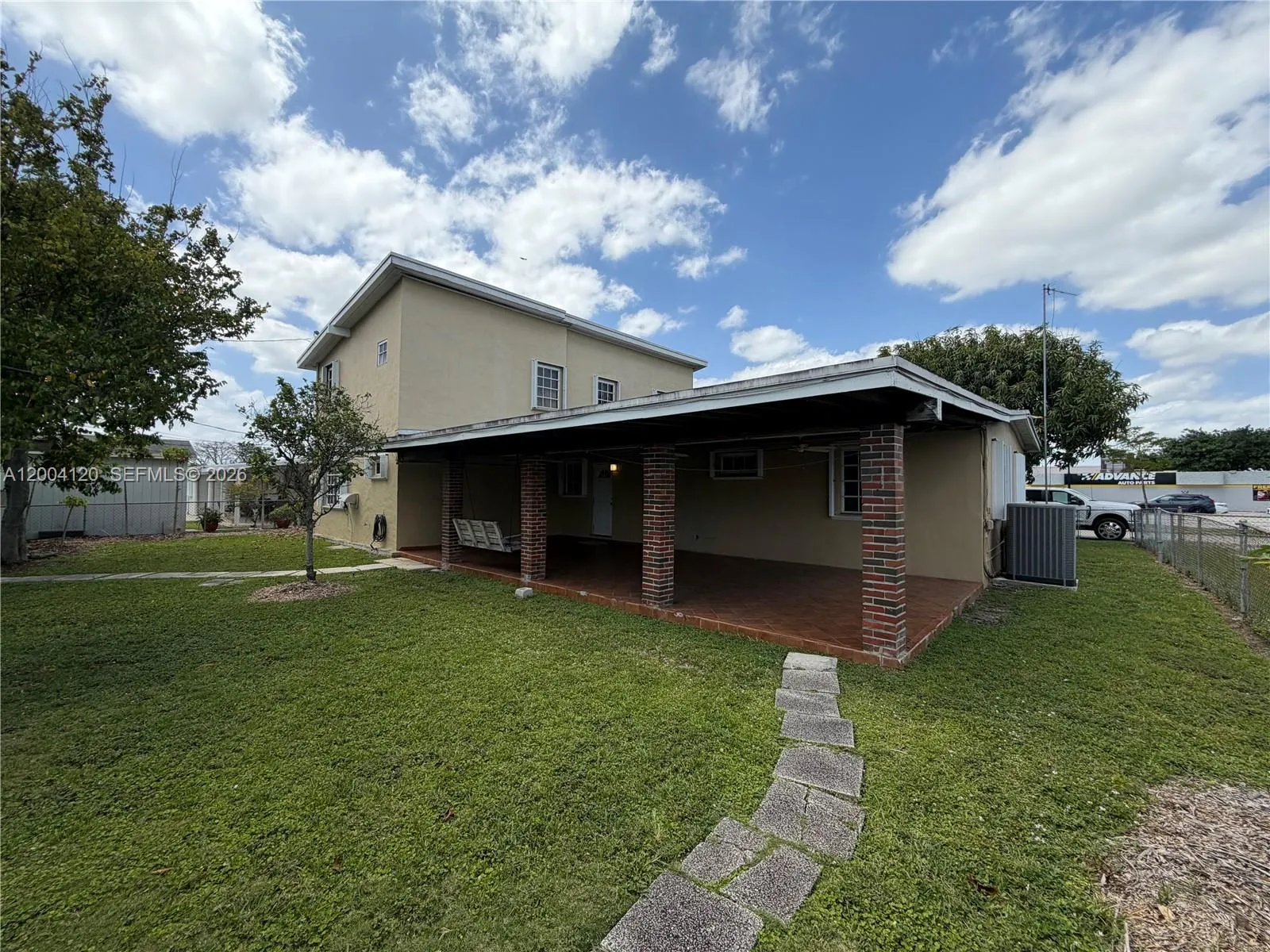 10910 SW 40th St, Miami FL 33165