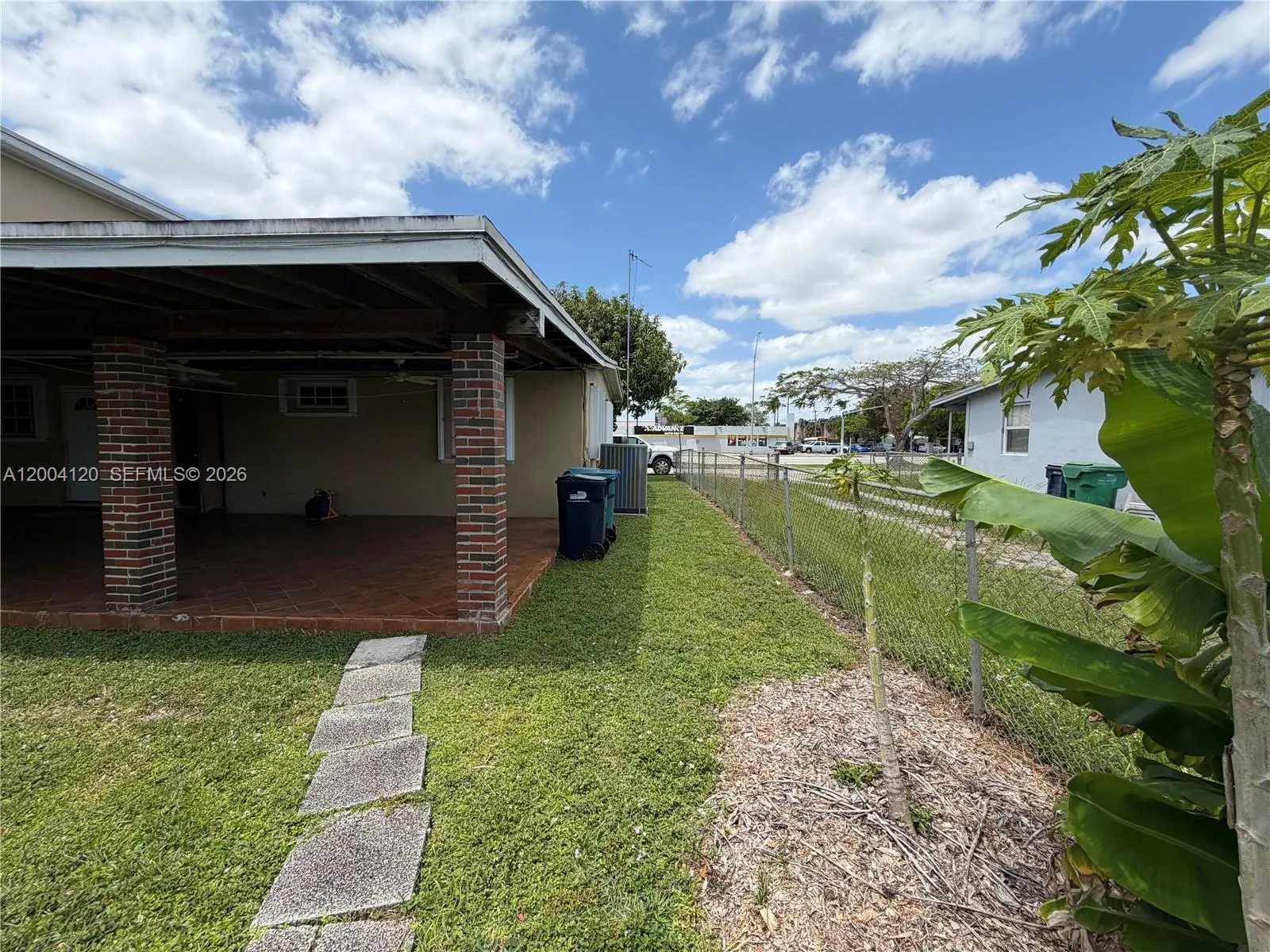 10910 SW 40th St, Miami FL 33165