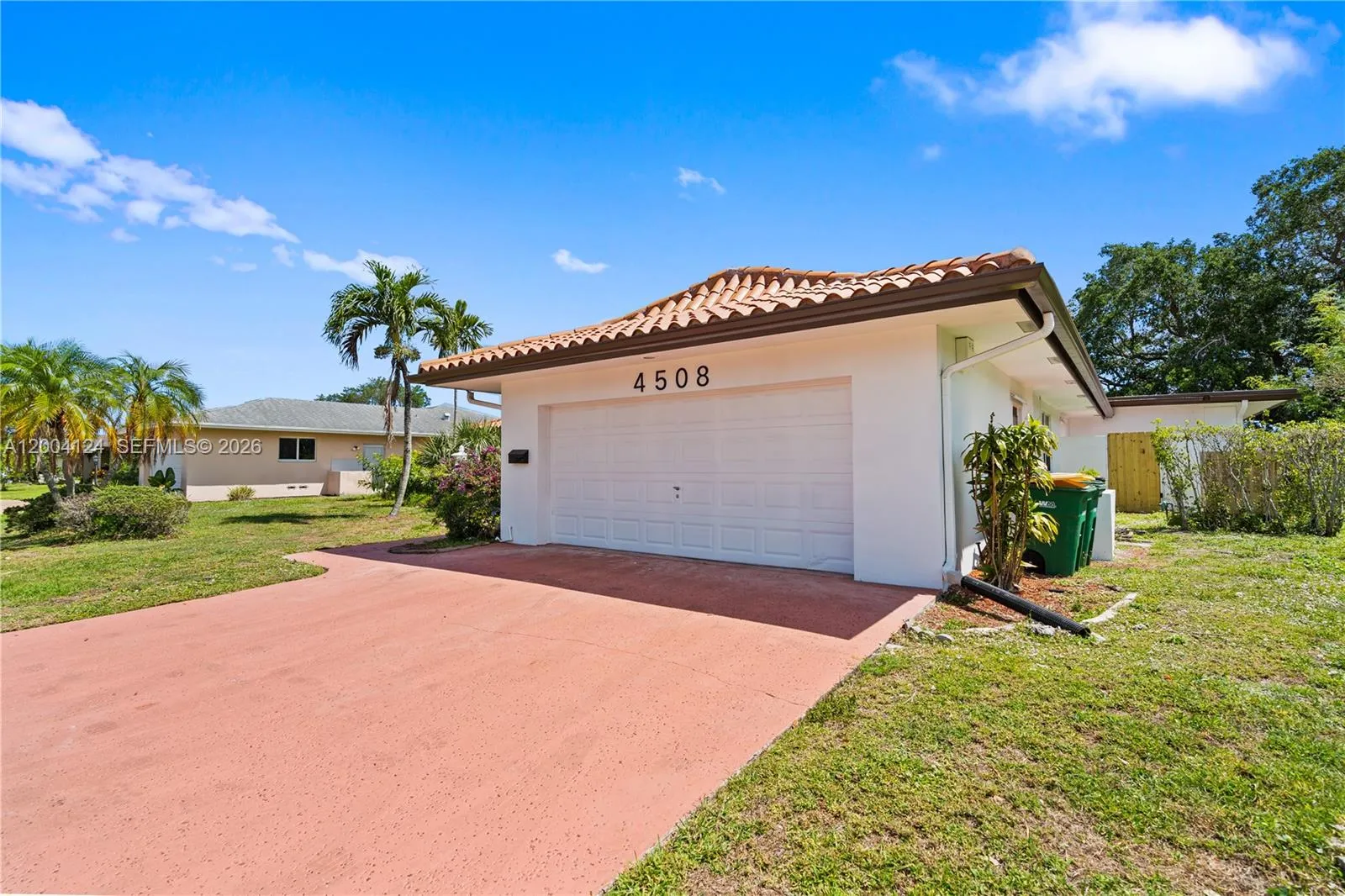 4508 King Palm Dr, Tamarac FL 33319