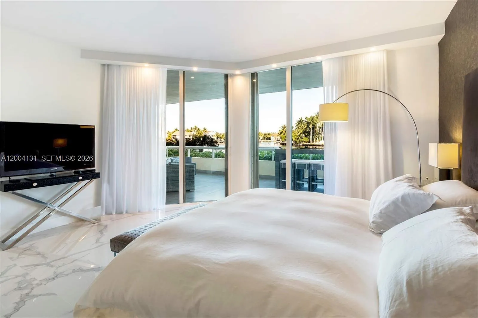 20191 E Country Club Dr, Aventura FL 33180