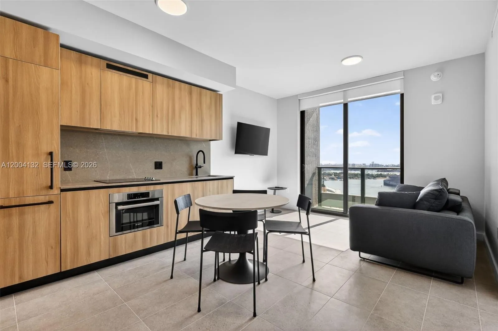 121 NE 5th Steet # 3313, Miami FL 33132