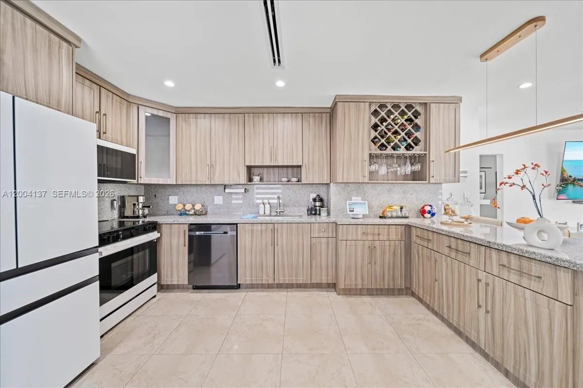 4824 SW 19th St, West Park FL 33023