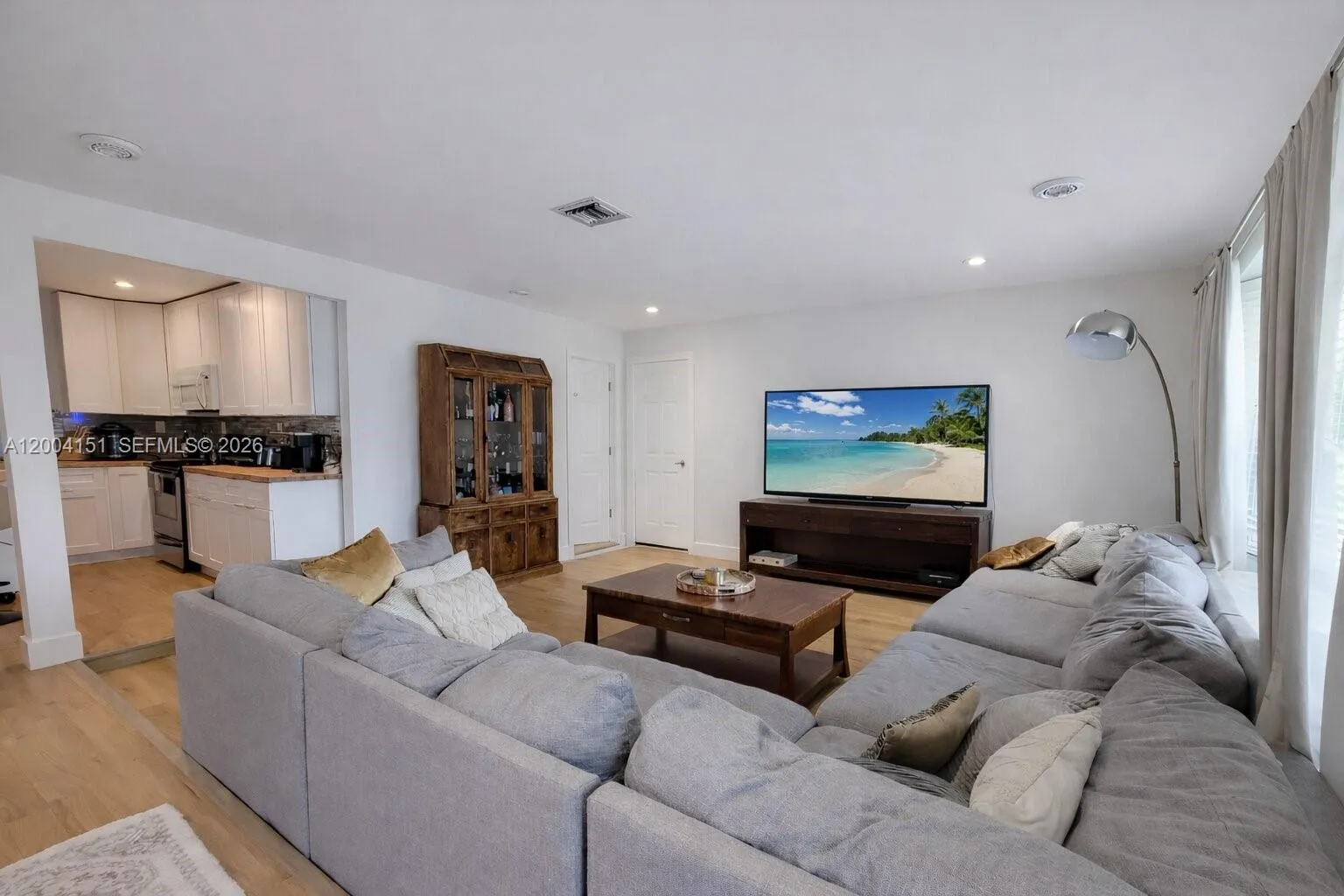 1426 Coolidge St, Hollywood FL 33020