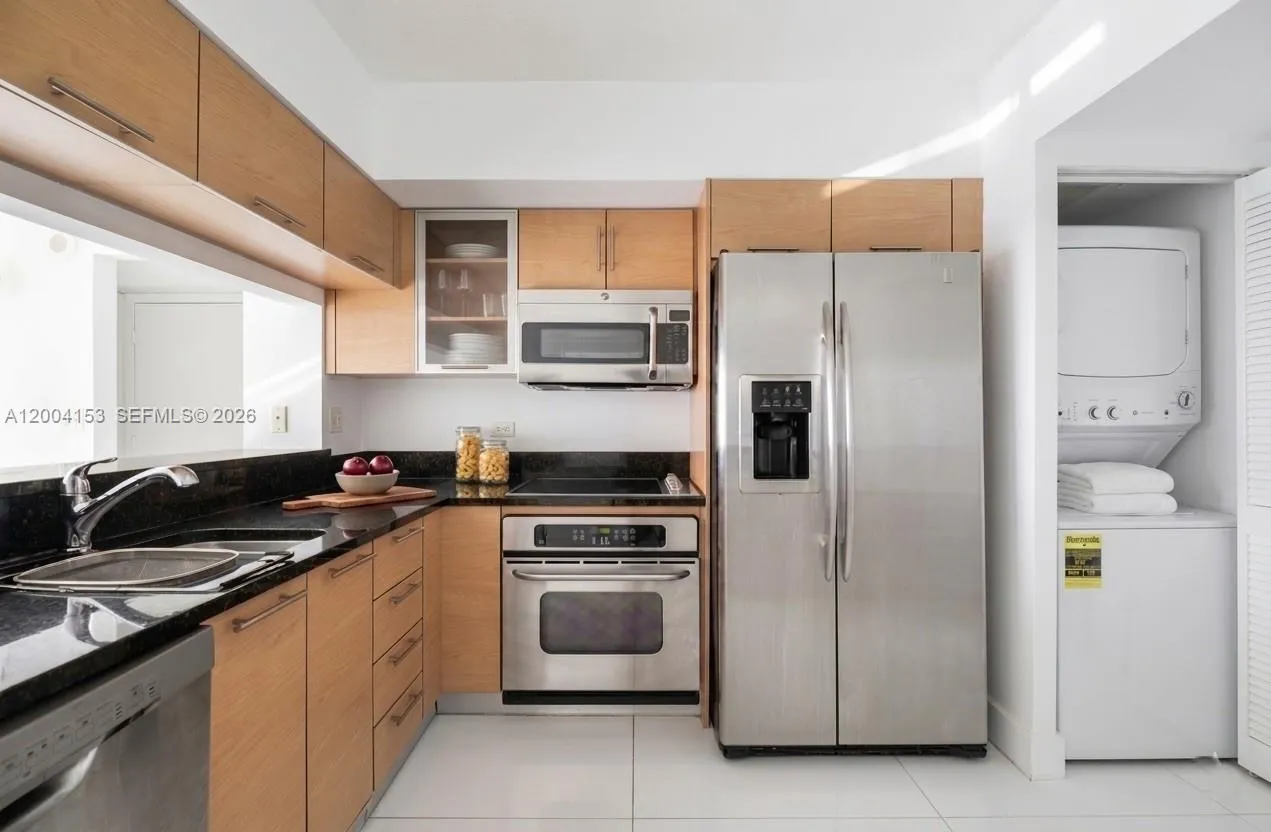 31 SE 5th St # 3210, Miami FL 33131