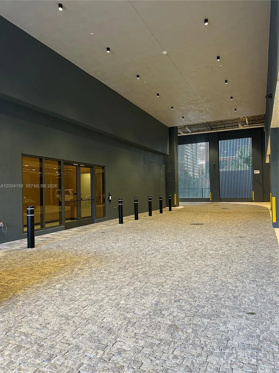 121 NE 5 # 2712, Miami FL 33132