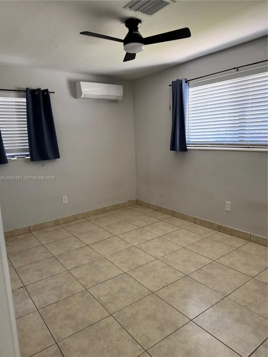 8721 NW 11th St, Pembroke Pines FL 33024