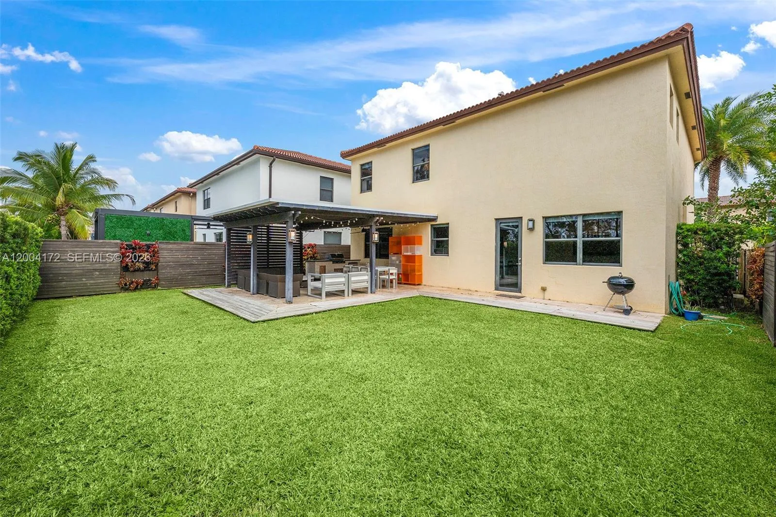 9890 NW 86th Ter, Doral FL 33178