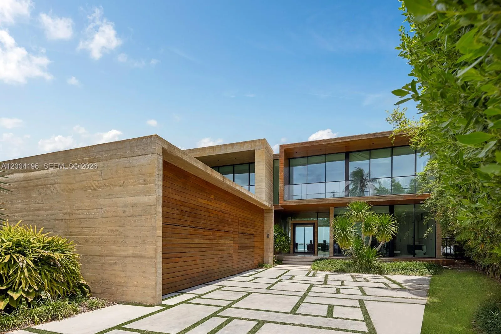 825 E Dilido Dr, Miami Beach FL 33139