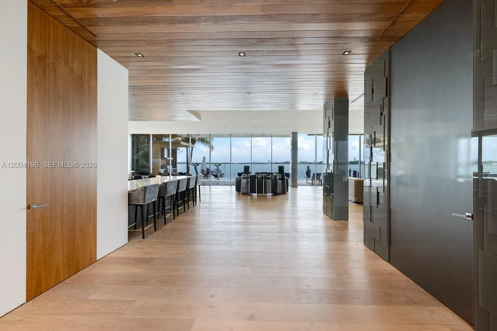 825 E Dilido Dr, Miami Beach FL 33139