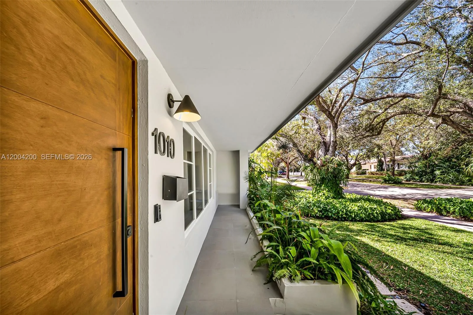 1010 Placetas Ave, Coral Gables FL 33146