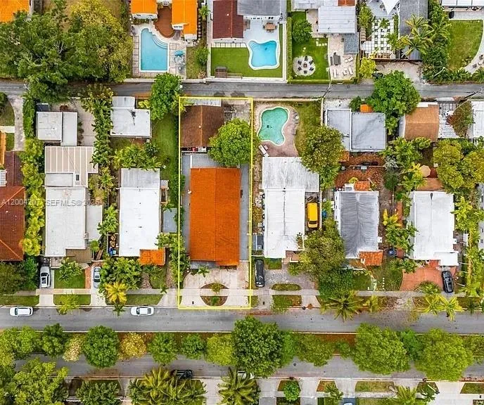 426 SW 26th Rd, Miami FL 33129