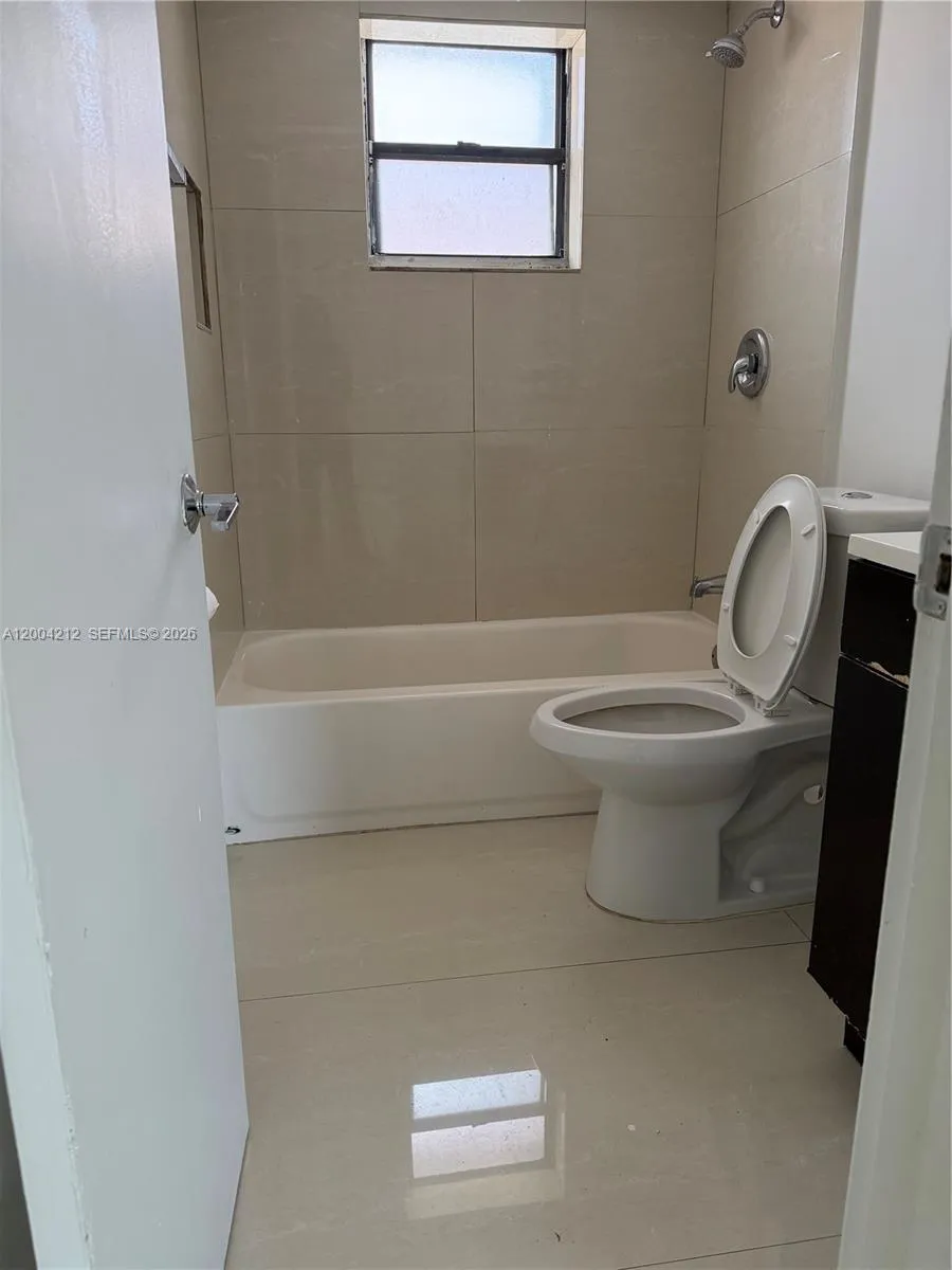 6370 W 27th Ct # 38, Hialeah FL 33016