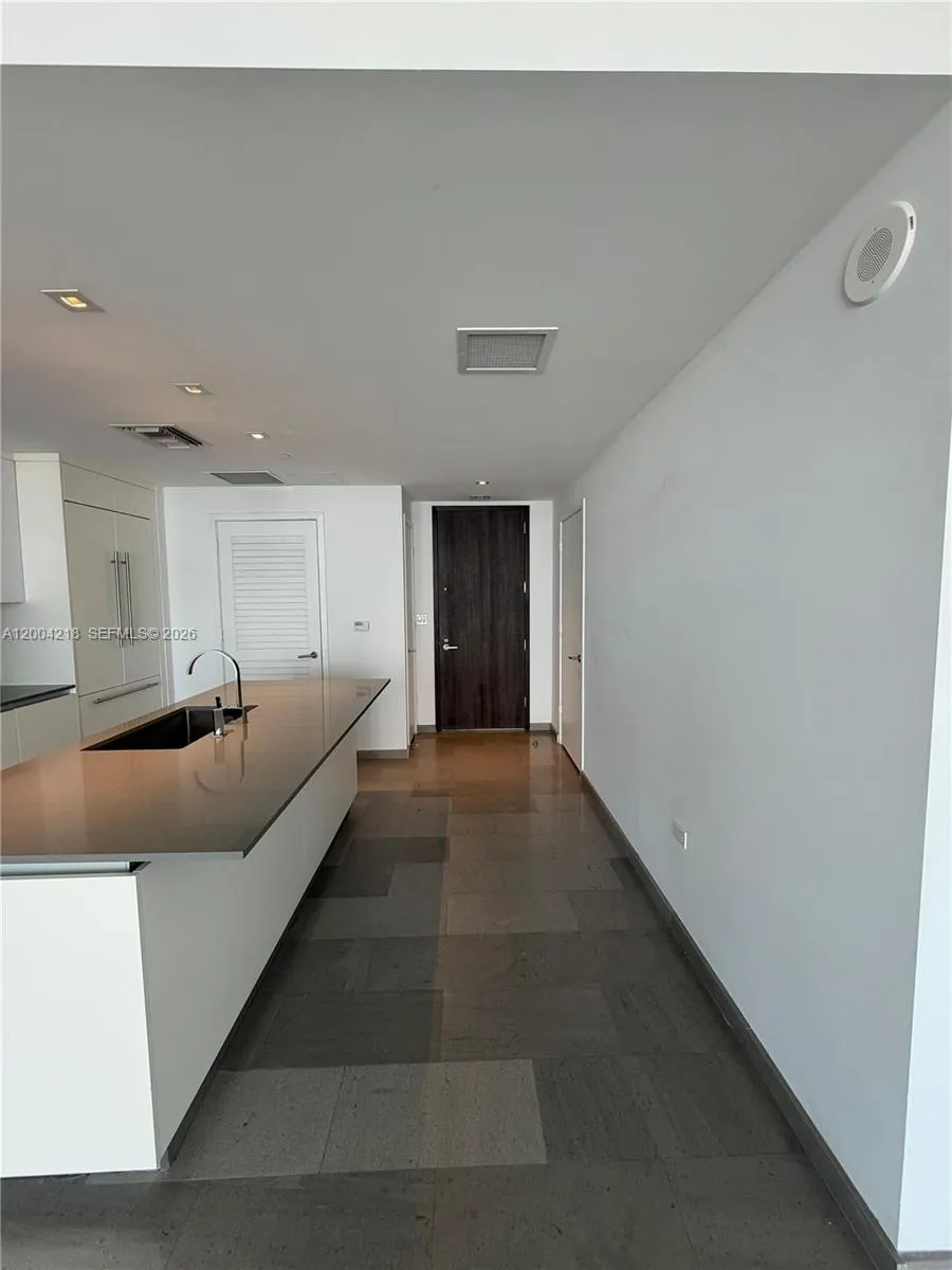 68 SE 6th St # 2506, Miami FL 33131