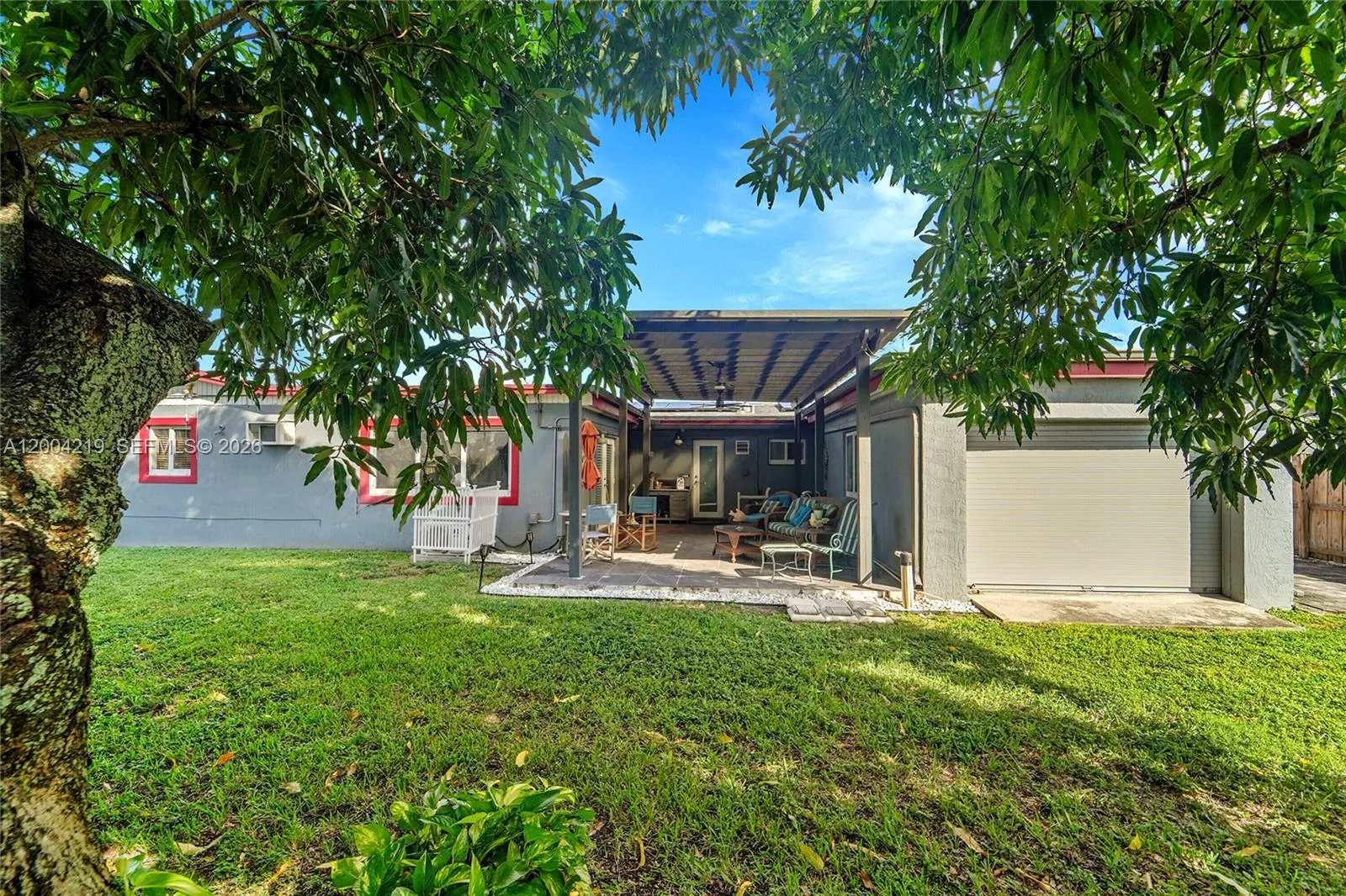 8370 NW 185th St, Hialeah FL 33015