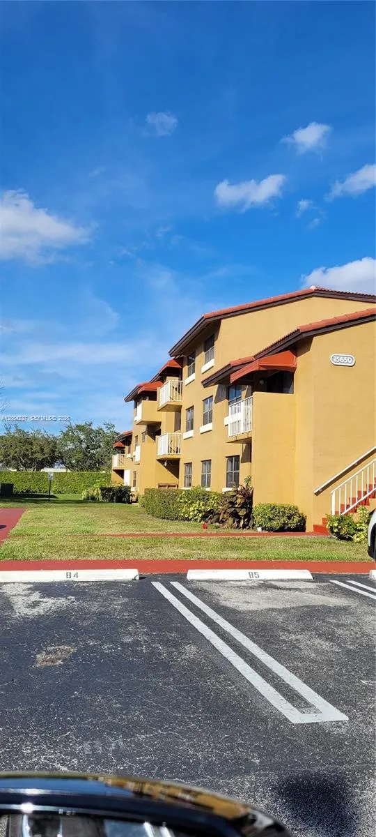 15650 SW 80th St # 208, Miami FL 33193