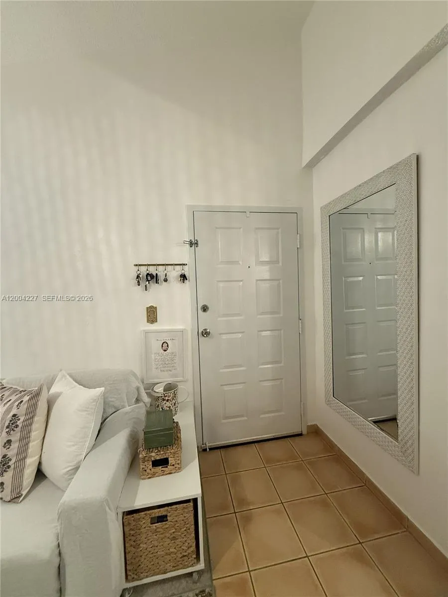 15650 SW 80th St # 208, Miami FL 33193