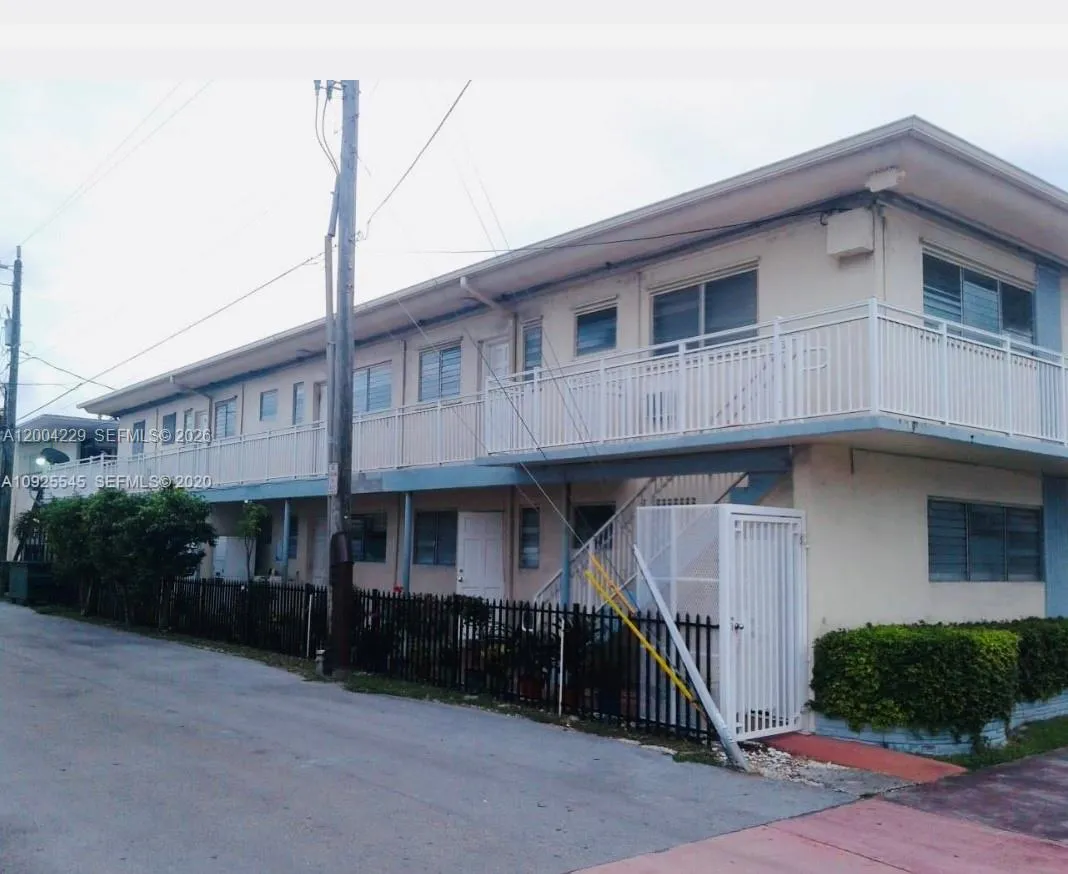 350 75th St # 109, Miami Beach FL 33141