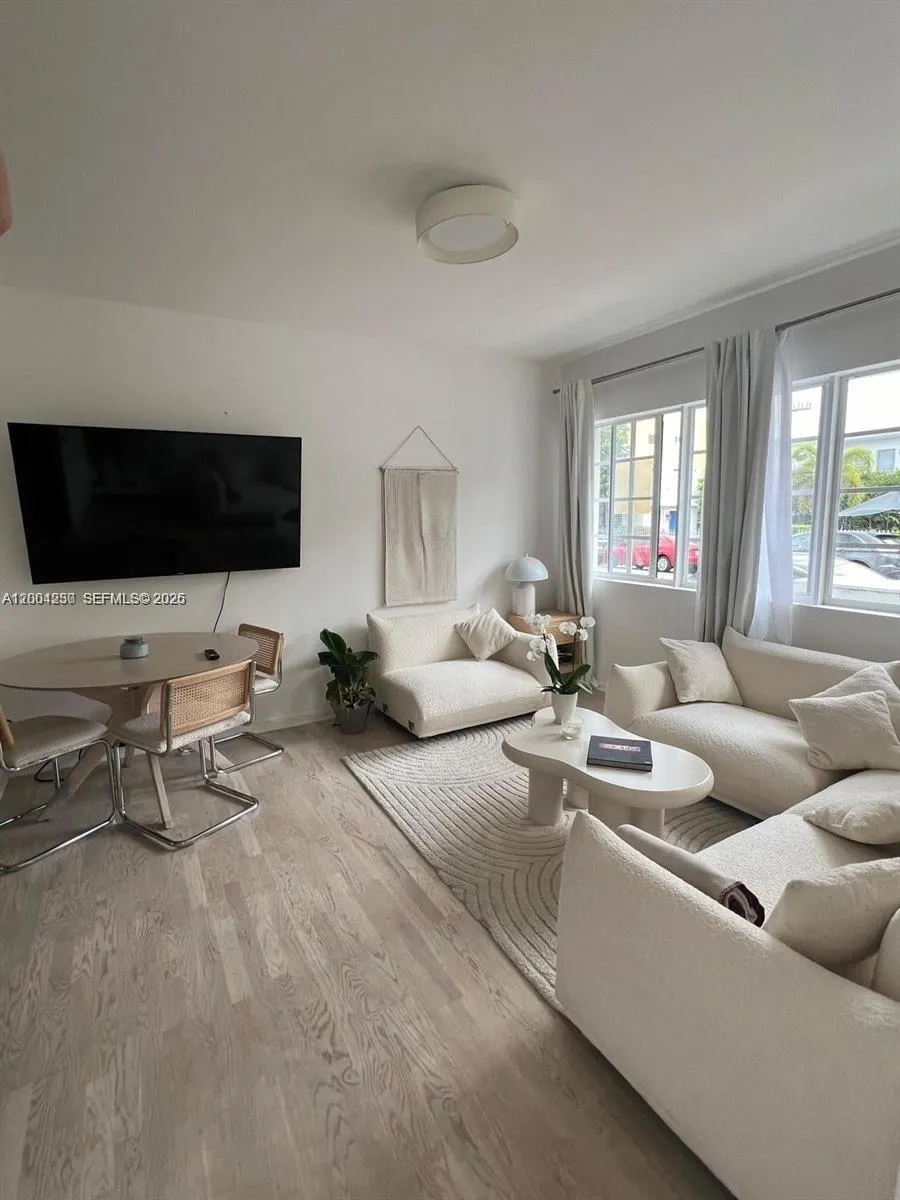 810 7th St # 103, Miami Beach FL 33139