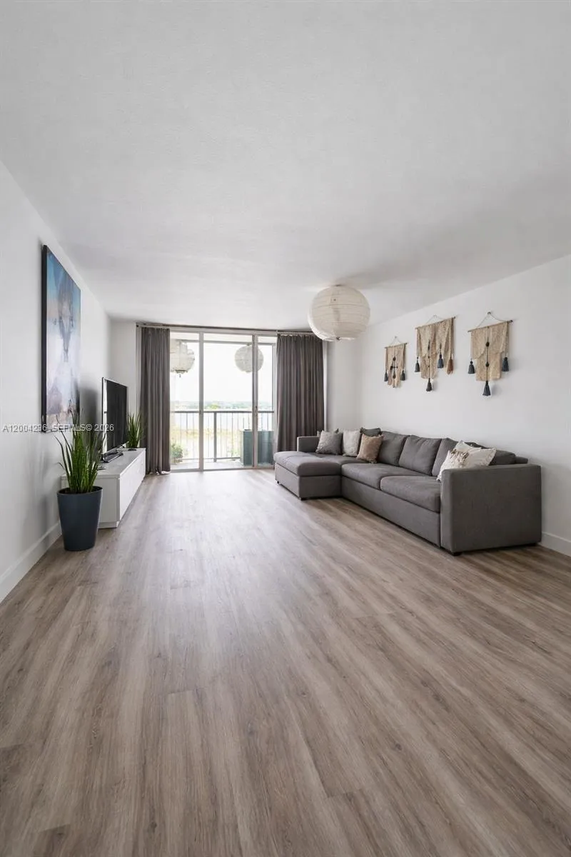 1175 NE Miami Gardens Dr # 202, Miami FL 33179