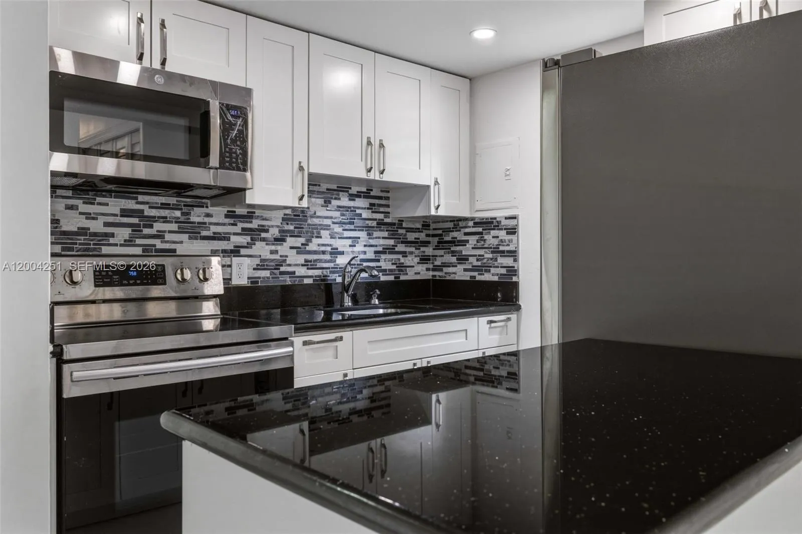 140 NW 14th Ave # 9, Miami FL 33125