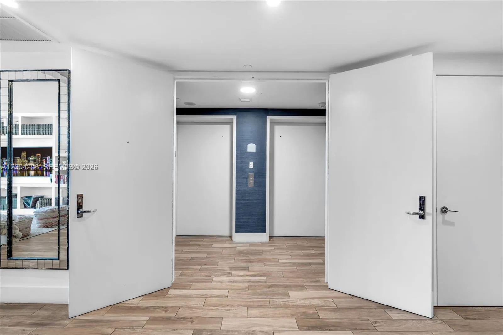 791 Crandon Blvd # 302, Key Biscayne FL 33149