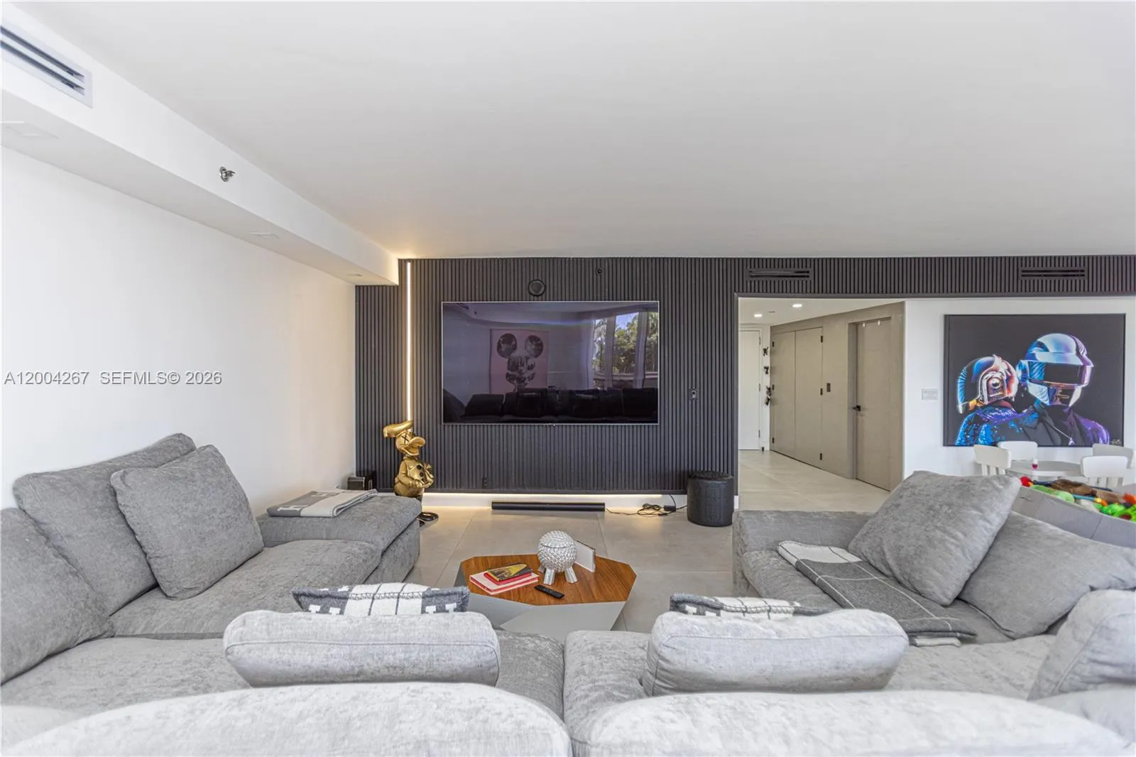 20191 E Country Club Dr, Aventura FL 33180