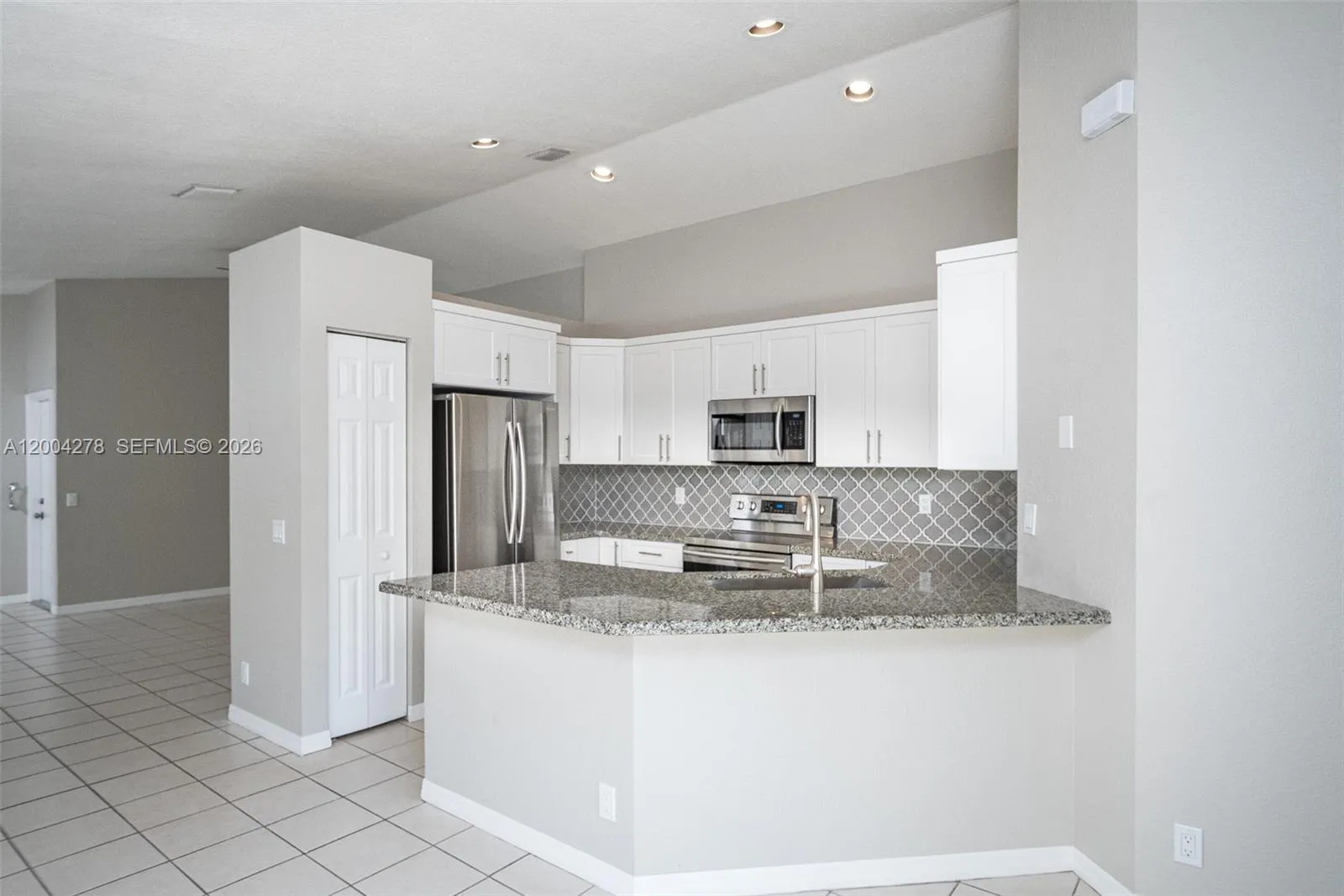 1524 Canary Island Dr, Weston FL 33327