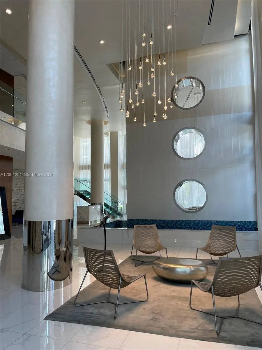 41 SE 5th St # 1614, Miami FL 33131