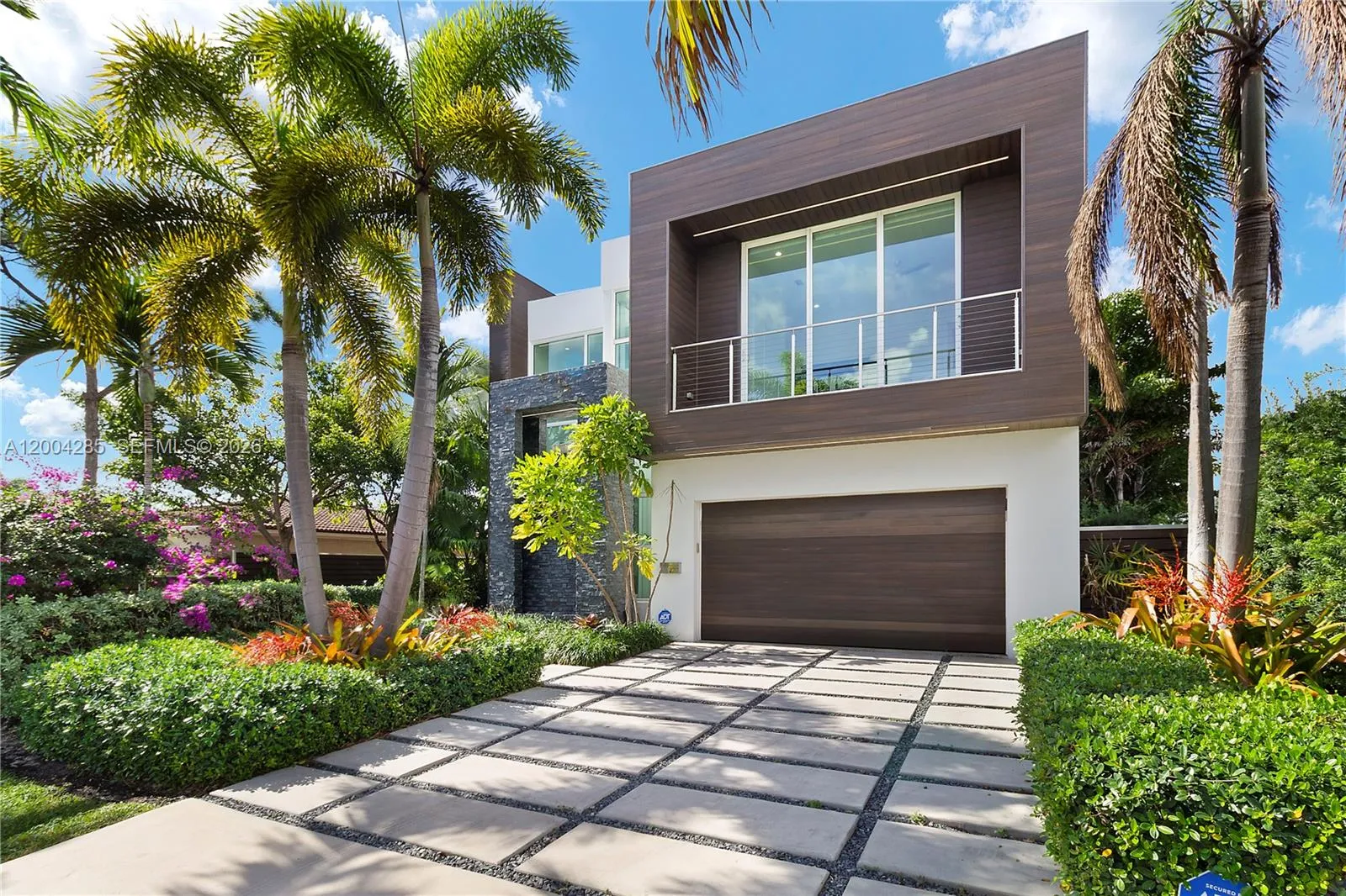 2217 NE 17th Ter, Wilton Manors FL 33305