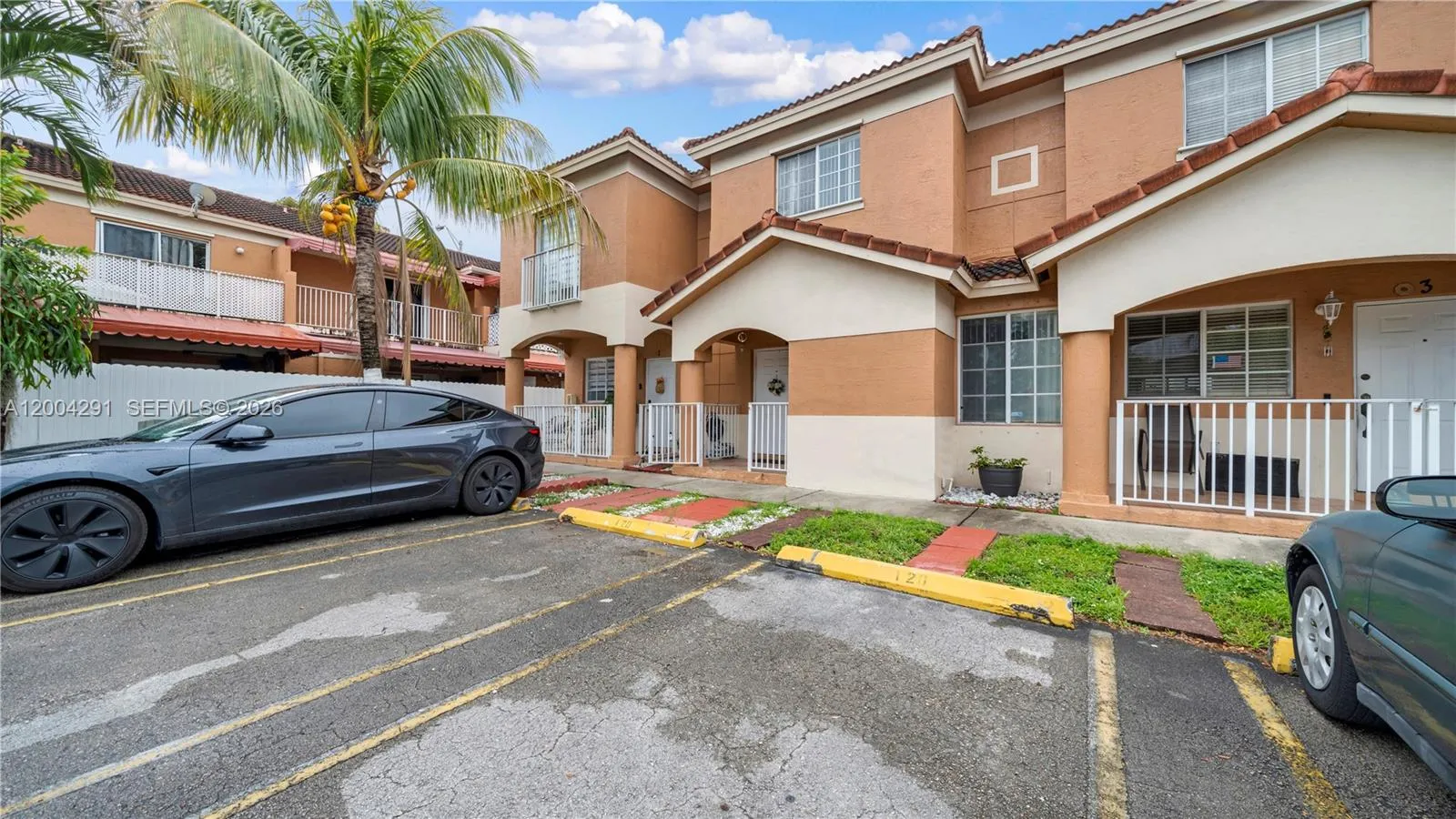 120 E 5th St # 2, Hialeah FL 33010