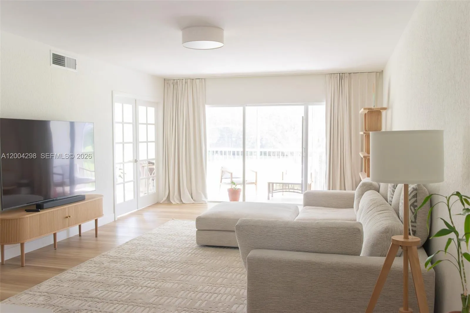 3250 N Palm Aire Dr # 202, Pompano Beach FL 33069