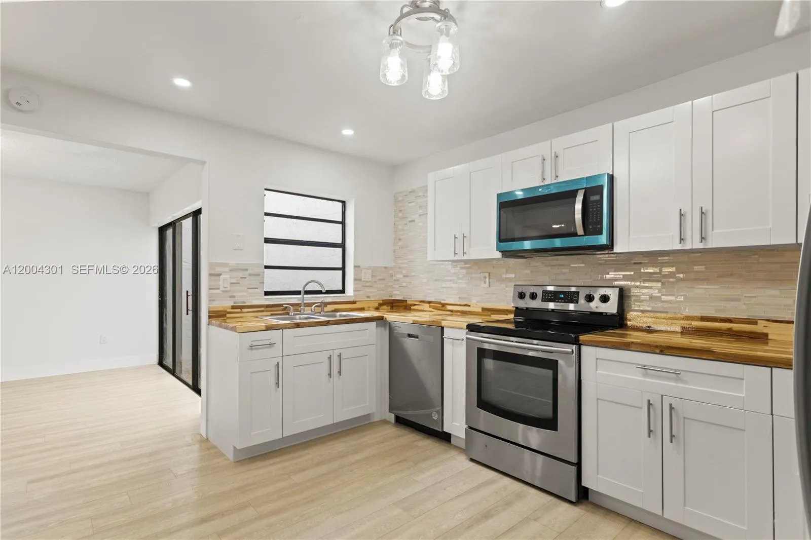 6745 NW 169th St # G, Hialeah FL 33015