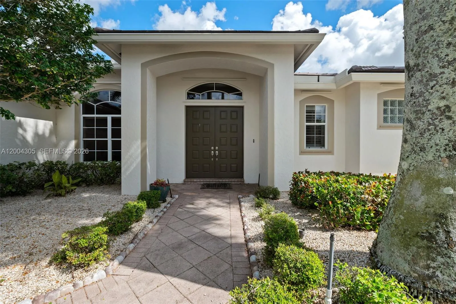2556 Eagle Run Ln, Weston FL 33327