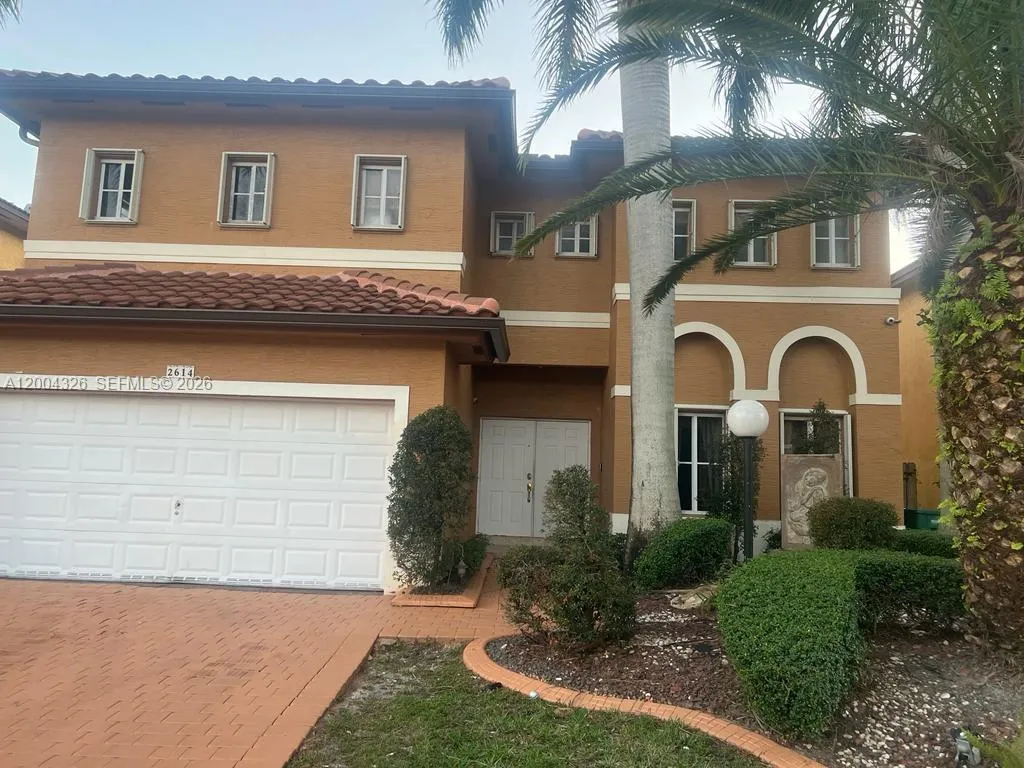 3 bedroom 3 bath for sale at 2614 NE 41st Rd, Homestead FL 33033
