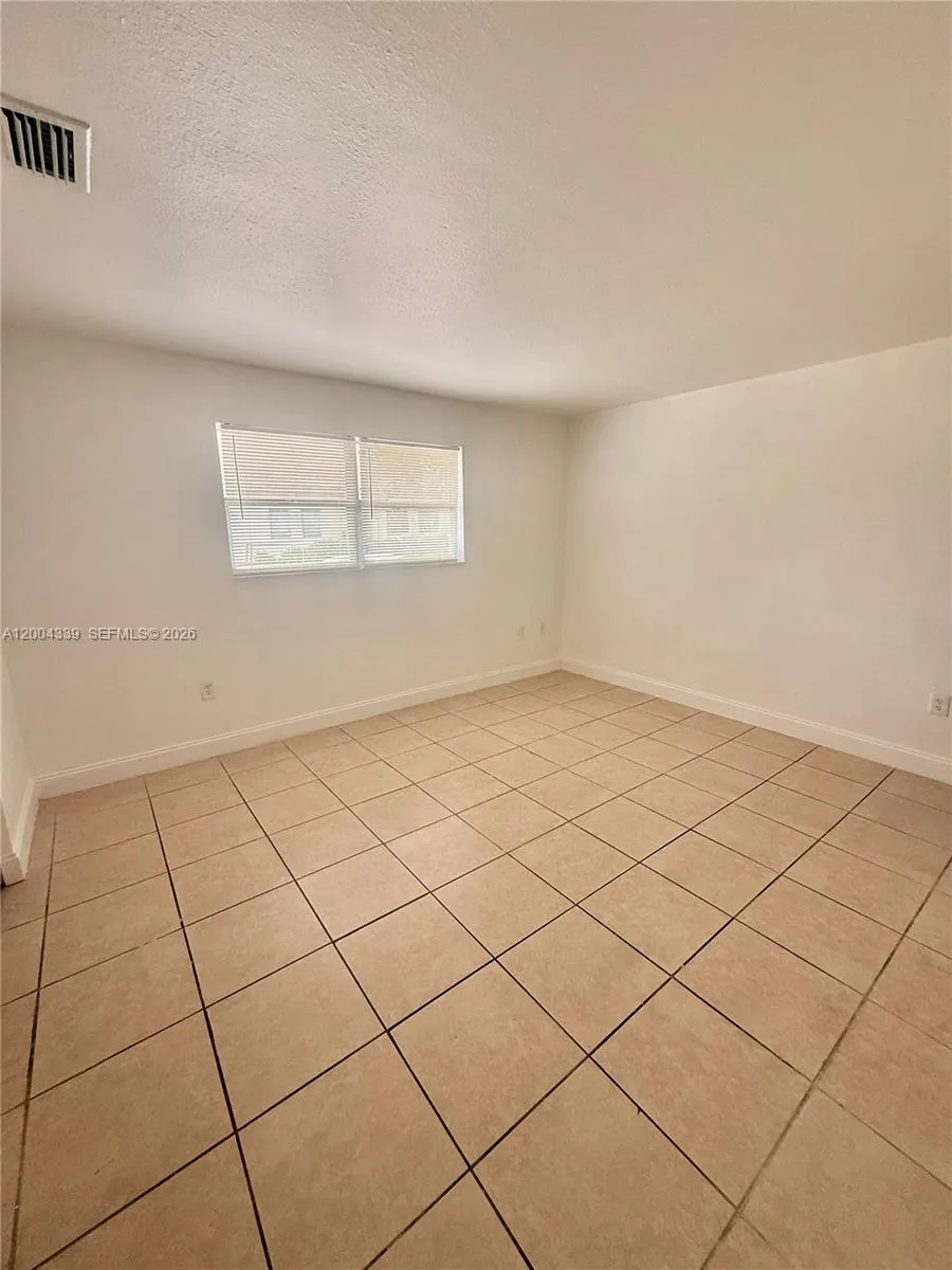 1990 NW 183rd St # 9, Miami Gardens FL 33056