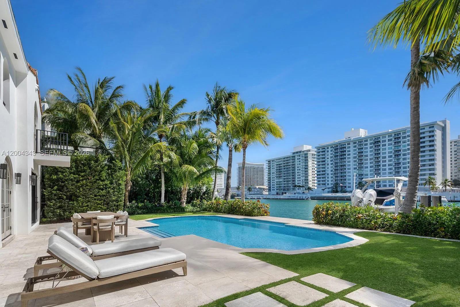 5763 Pine Tree Dr, Miami Beach FL 33140